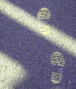 Pasos en el pavimento