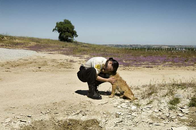 Marta y su amiga Marta y la perrita que rescató