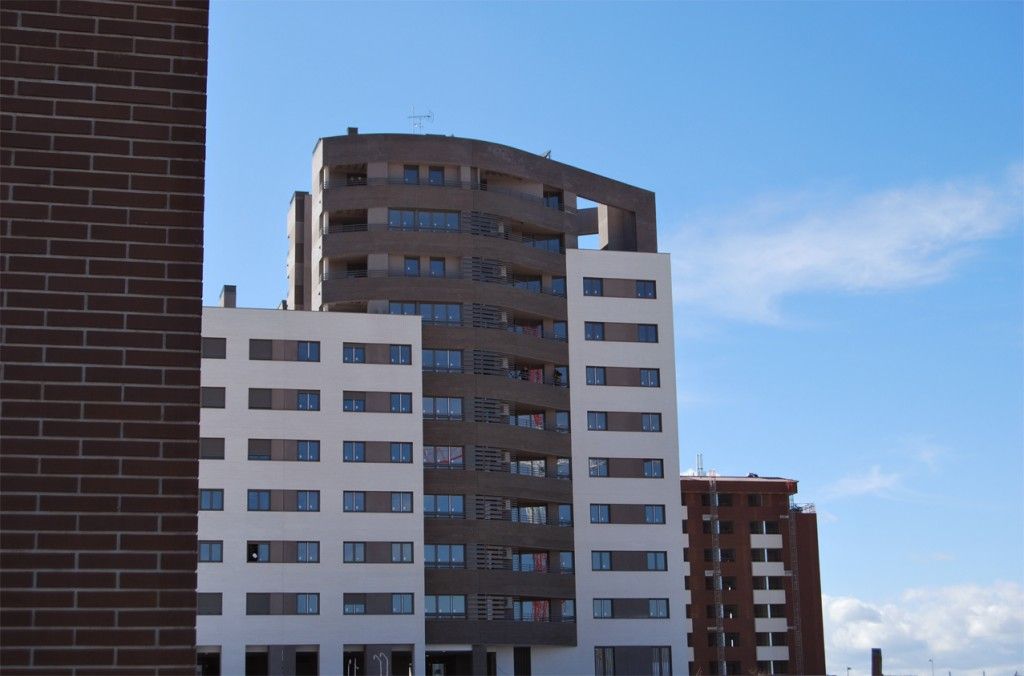 Valdebebas, Madrid. Obras de vivienda en construccion a marzo de 2013