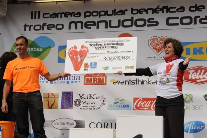 Trofeo Menudos Corazones 2013: entrega del cheque a la fundación de ayuda a niños con cardiopatía
