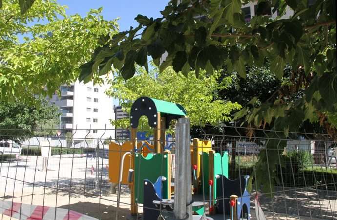 Valdebebas, Madrid: mobiliario urbano, equipamientos de juegos para niños